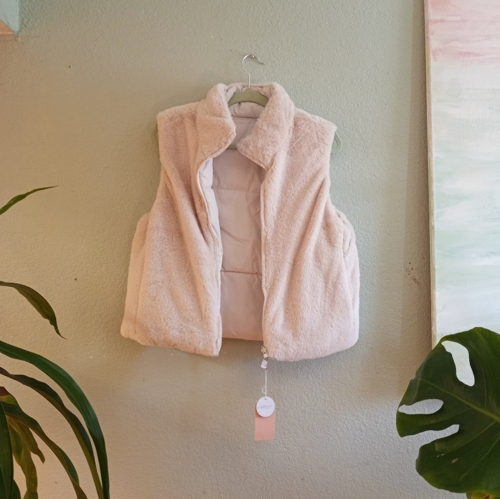 NWT Blashe Faux Fur/Puffer vest Reversible